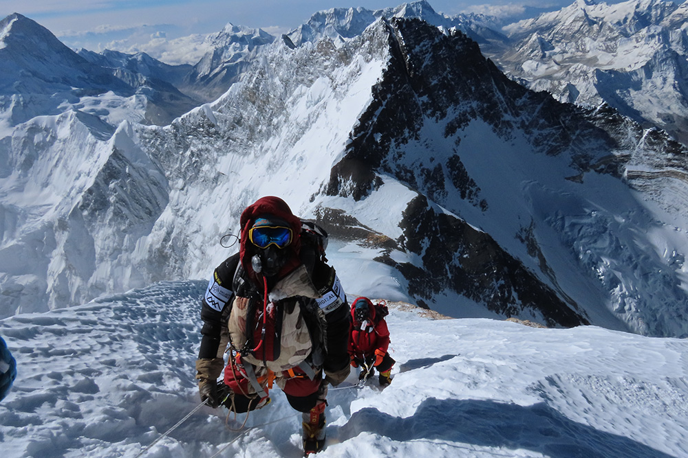 『ニルマル・プルジャ: 不可能を可能にした登山家』（Netflix）