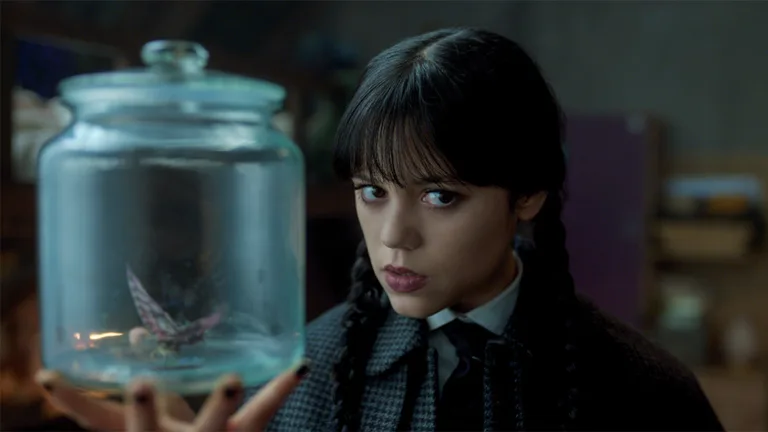 Netflix『ウェンズデー』シーズン2 パート2考察。事件解決と、新たな謎へ【ネタバレ有】