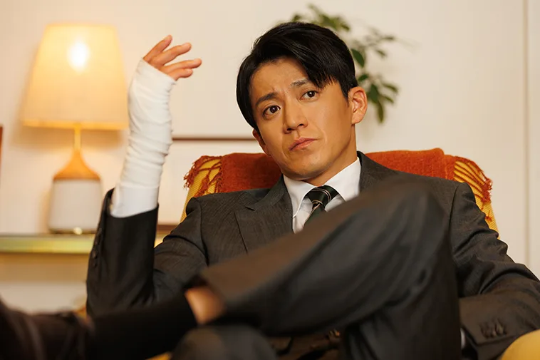 藤原壮亮（小栗旬）