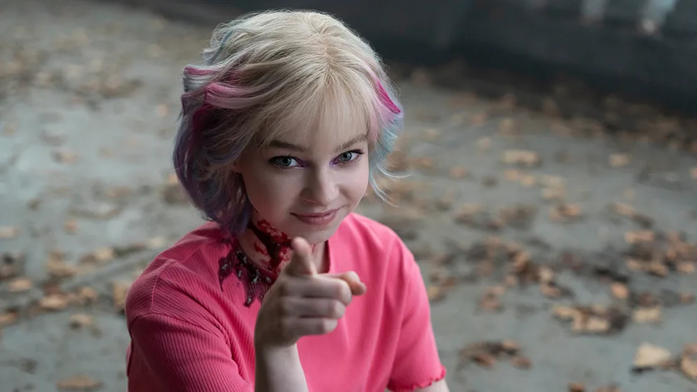 『ウェンズデー』イーニッド役で人気 エマ・マイヤーズの魅力。意外な出演作品も